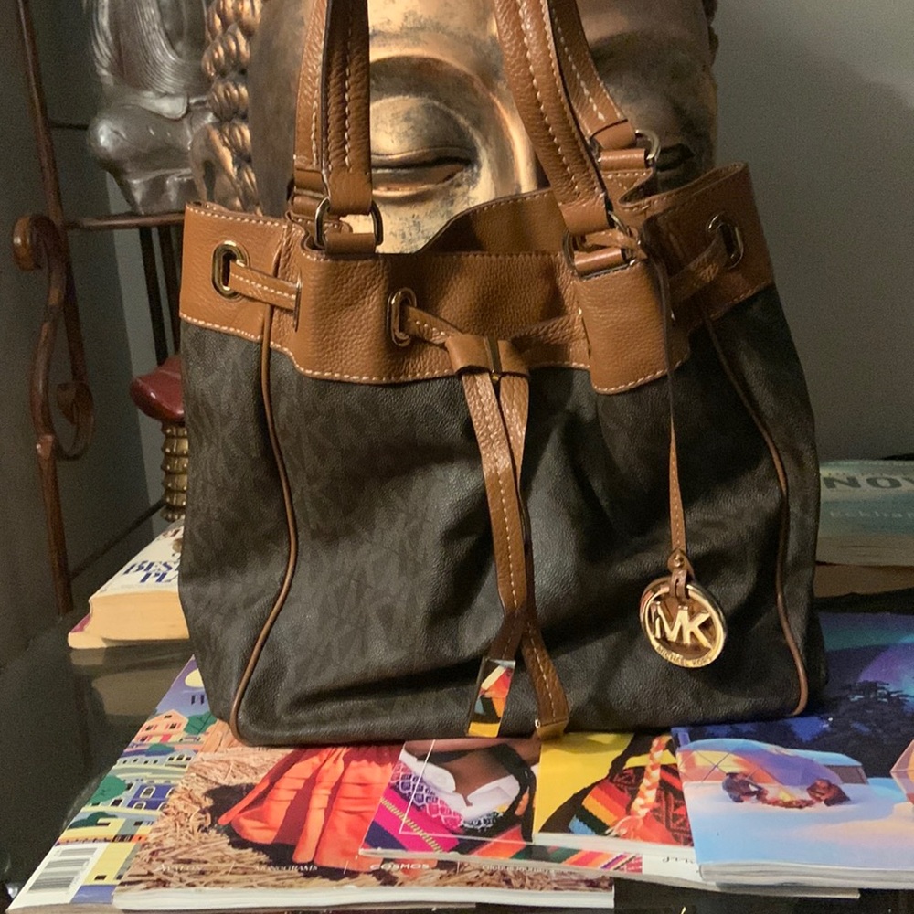 Michaael Kors brown shoulder bag